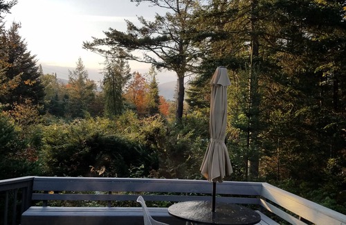 Franconia House | Rustic and Cozy Mountain Lodge - Franconia