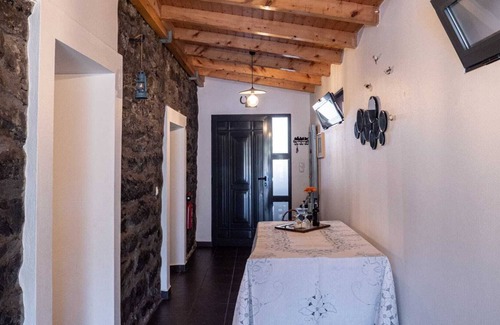 Arco da Calheta Cottage | Rustic and rural "grandmas' house". Great mountain and sea views.