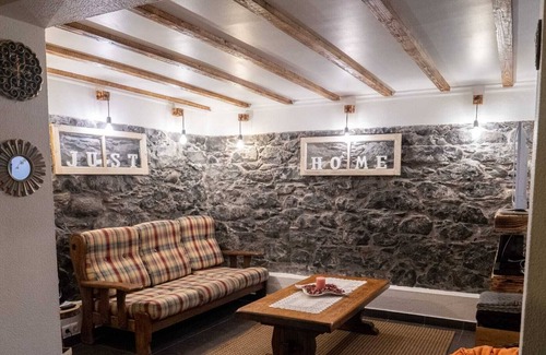 Arco da Calheta Cottage | Rustic and rural "grandmas' house". Great mountain and sea views.