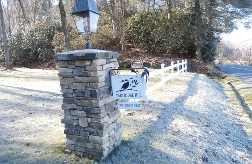 Pisgah Forest Cabin | Rustic and Sophisticated Accommodation