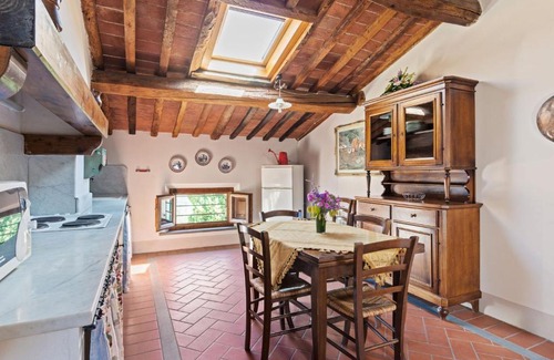 Bucciano Apartment | Rustic Apartment with Pool and air conditioning