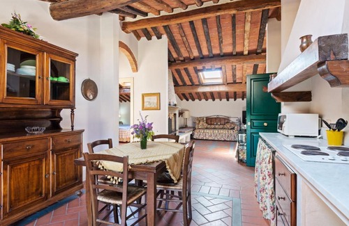Bucciano Apartment | Rustic Apartment with Pool and air conditioning