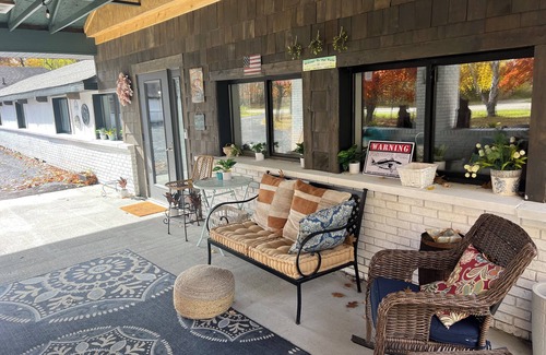 Houghton Lake Bed & Breakfast | Rustic boho boutique hotel in beautfui Houghton Lake