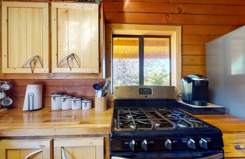 South Fork Cabin | Rustic bunk house surrounded by beauty w/fully equipped kitchen & free WiFi