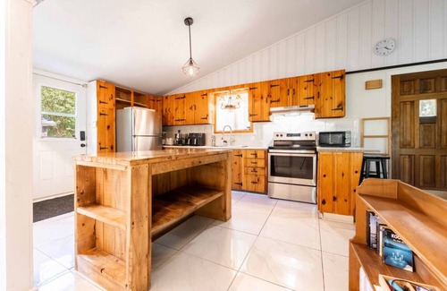 St-Adolphe-d'Howard House | Rustic Chic Chalet Spa, Firepit, Near Lake Access