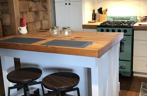 Alberni-Clayoquot Cabin | Rustic Cabin