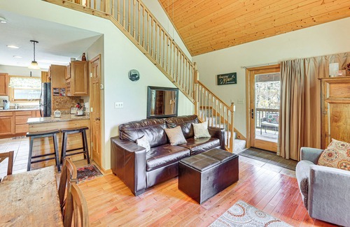 Snowshoe Cabin | Rustic Cabin in the Woods: 6 Mi to Snowshoe Resort