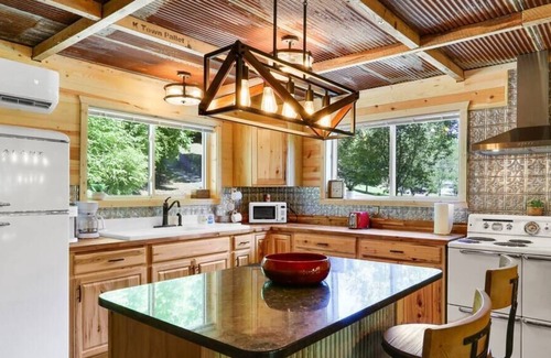 Marble Cabin | Rustic Cabin on the RIVER!