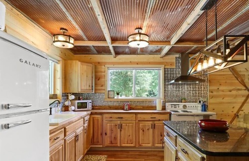 Marble Cabin | Rustic Cabin on the RIVER!