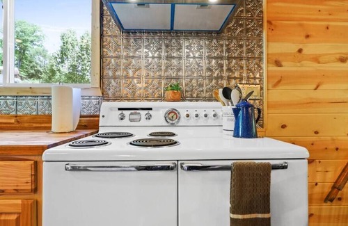 Marble Cabin | Rustic Cabin on the RIVER!