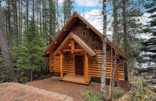 Columbia Falls Cabin | Rustic Cabin on Spoon Lake with Stunning Views