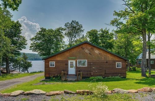 Rangeley Cottage | Rustic Cabin Retreat on Rangeley Lake!