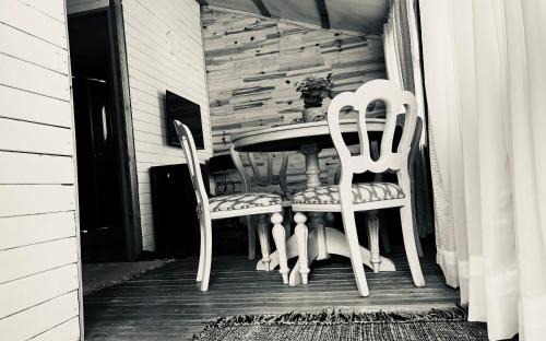 Underberg House | Rustic Cabin Sleepover