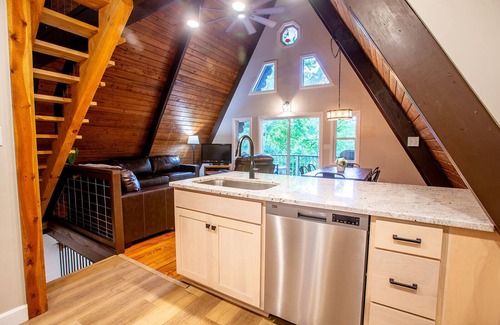 Loudonville Ski Chalet | Rustic Chalet - Secluded with Hot Tub & Pool Table