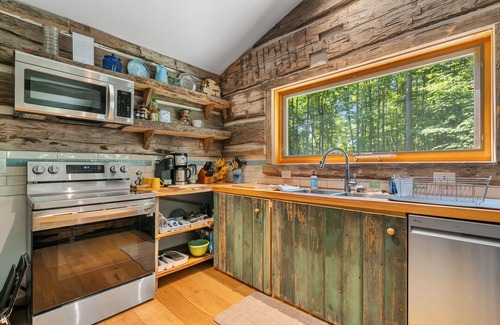 Fish Creek Cabin | Rustic charm in a newly constructed Log Cabin! Best of both worlds!