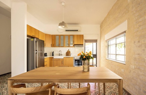 Tel Aviv City Center Apartment | Rustic Charm Tel Aviv CTR by Sea N' Rent