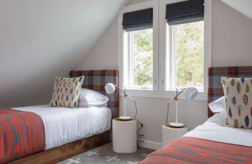 Stowe Area Hotel | Rustic-Chic Double Room Perfect for Skiing Adventures Near Rentals