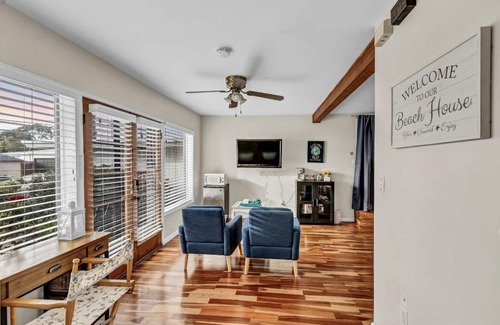 Sunset Cliffs House | Rustic Coastal Retreat in Sunset Cliffs - 3bed/2ba