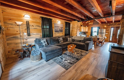 Hamden Cabin | Rustic Comfort at Puritan Ridge, 3 bed 2 bath cabin on 180 stunning acres!