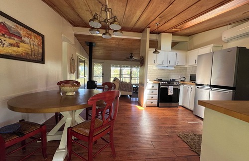 Knights Ferry Cabin | Rustic cozy cabin on rivers edge