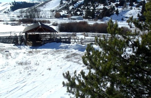 Philipsburg House | Rustic creek-side home near Philipsburg, MT