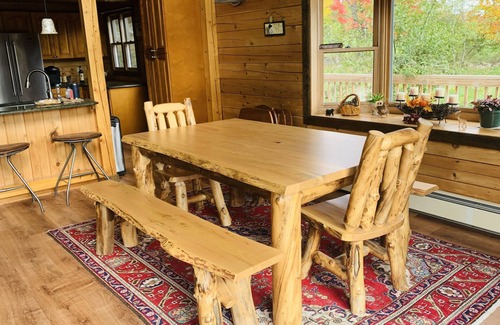Jewett Cabin | Rustic Family Log Cabin 4 miles to Windham & Hunter Mountains