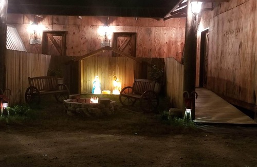 Fort Pierce Villa | Rustic Farmhouse Beauty Nestled on a Piece of God's Country