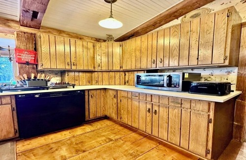 Michigan City House | Rustic Getaway by Lake Michigan!