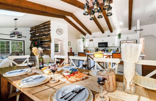 Mount Jackson Ski Chalet | Rustic Getaway HotTub&Games ~5min to Bryce Resort