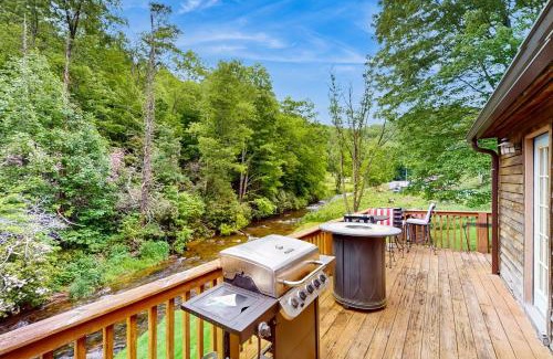 Kyle House | Rustic Getaway