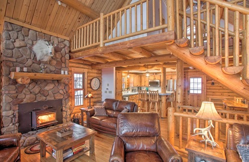 Coeur d'Alene Cabin | Rustic Gotham Bay Cabin on Lake Coeur d'Alene