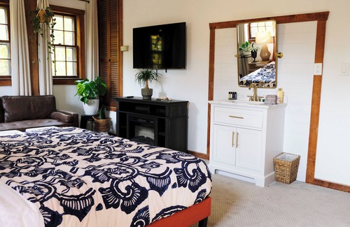 Spottswood Cabin | Rustic Grist Mill turned Inn - Blue Ridge Parkway