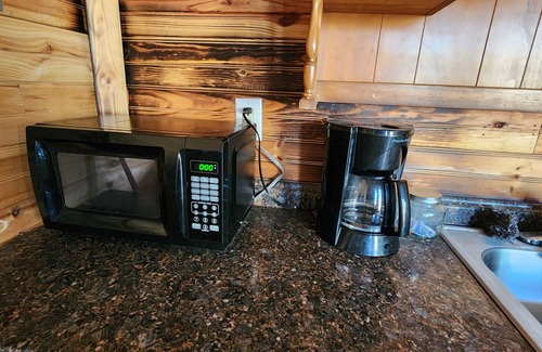 Pineville Cabin | Rustic Haven in the Woods: Intimate Getaway for Two with Charming Amenities!