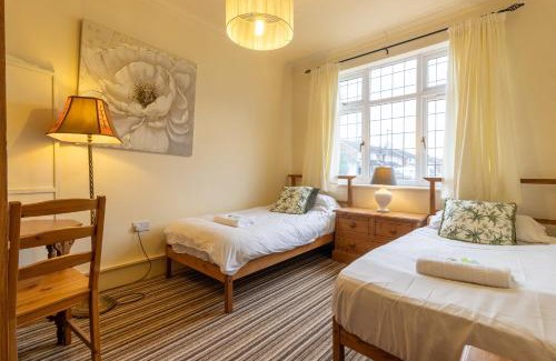 Kenilworth House | Rustic Haven with Driveway Kenilworth