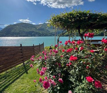 Herzegovina-Neretva Canton Apartment | Rustic Heaven Ostrožac Cottage houses