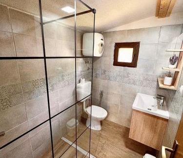 Herzegovina-Neretva Canton Apartment | Rustic Heaven Ostrožac Cottage houses