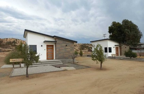Valle de Guadalupe Cabin | Rustic Hideaway "Emilia".