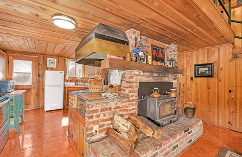 West Village Cabin | Rustic Knotty Pine | Minutes to the Water!