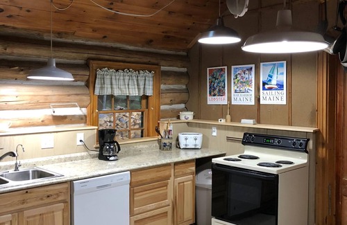 Franklin Cabin | Rustic Lakeside Cabin With Modern Conveniences.