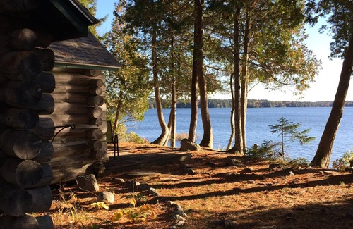 Franklin Cabin | Rustic Lakeside Cabin With Modern Conveniences.