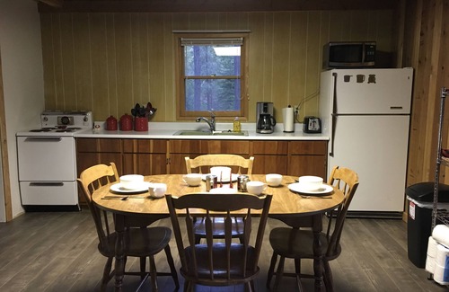 West Glacier Cabin | Rustic Lakeside Cabin- 3 miles from Glacier Park- get own beach & dock!