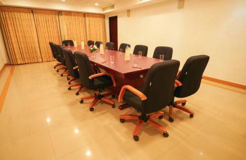 Kochi Hotel | Rustic Leisures Resort