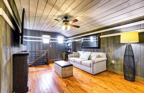 Liberty Cabin | Rustic Liberty Retreat w/Private Patio & Gazebo!