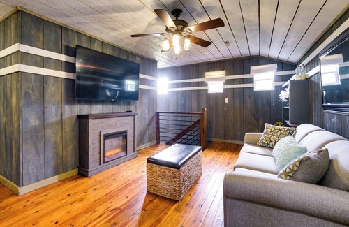 Liberty Cabin | Rustic Liberty Retreat w/Private Patio & Gazebo!