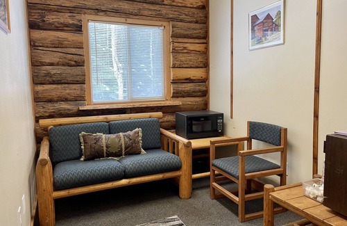 Boundary County Cabin | Rustic log cabin
