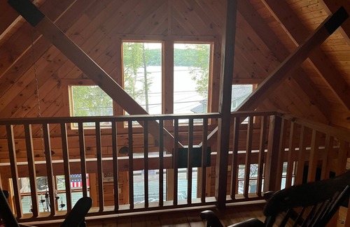 Castleton House | Rustic Log Home at the LAKE
