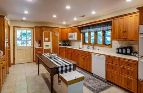 Franklin Cabin | Rustic Log Home - Meadow and Brook