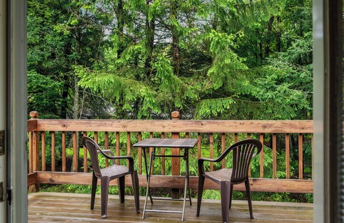 Blakeslee House | Rustic Lux Escape, Lake, Hot Tub, Arcade, Game Lounge