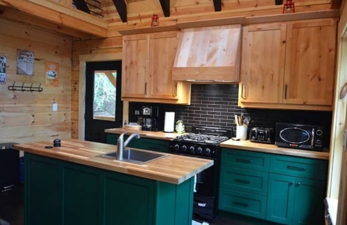 Dahlonega Cabin | Rustic Luxury Cabin in Wine Country Dahlonega