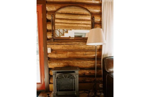 Indianola Cabin | Rustic Luxury Log Cabin